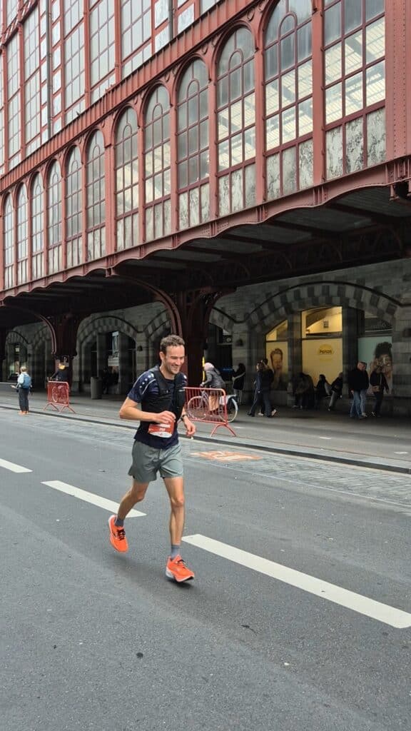 Ontdek de kracht van online loopcoaching en personal training. We ondersteunen jou om beter, gezonder en blessurevrij te bewegen. Train op je eigen ritme, of je nu net begint of jaren ervaring hebt.